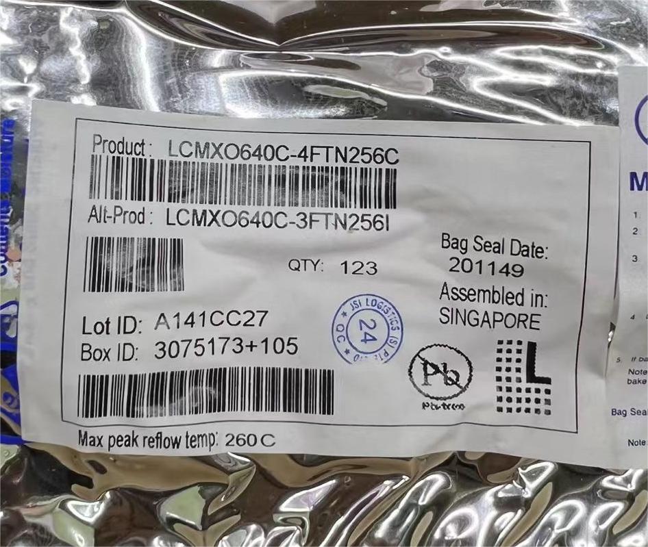 LCMXO640C-4TN144C