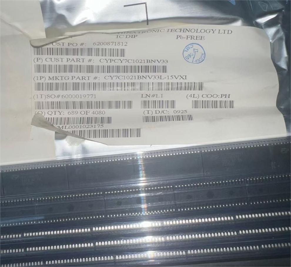 CY7C1021BNV33L-15VXI