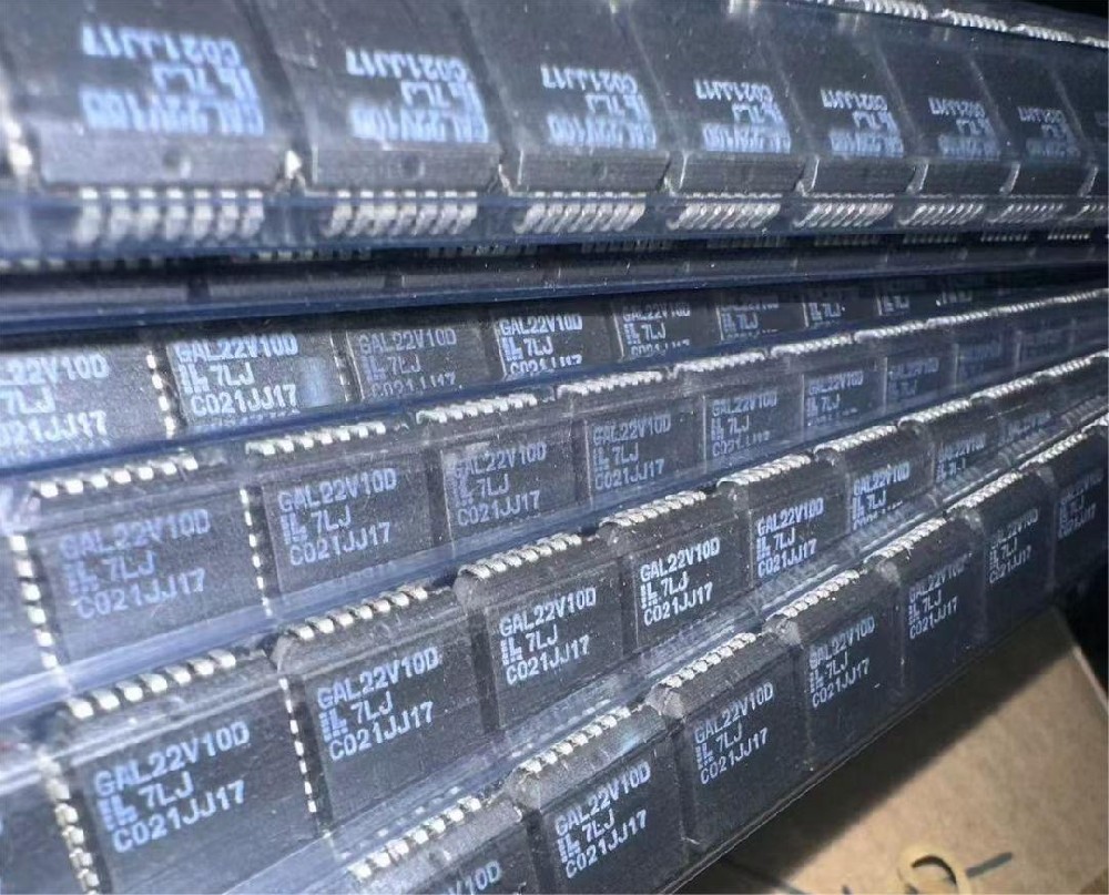 GAL22V10D-7LJ