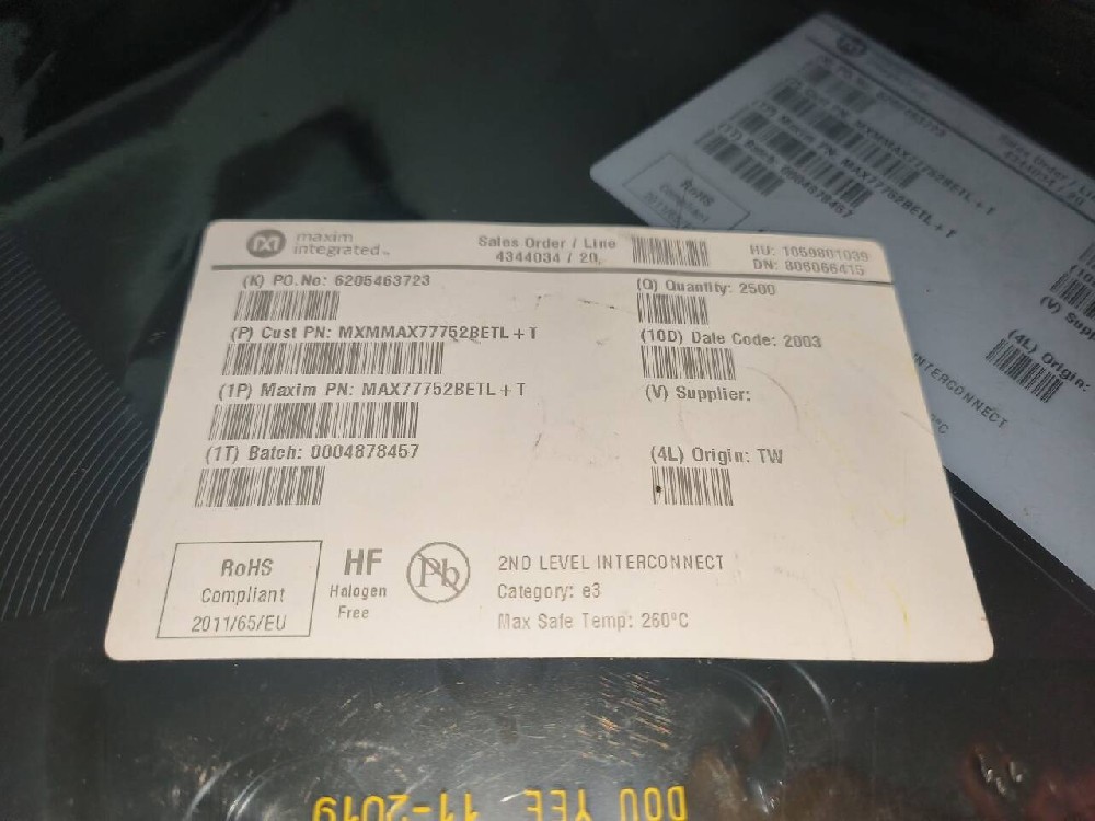 MAX77752BETL+T